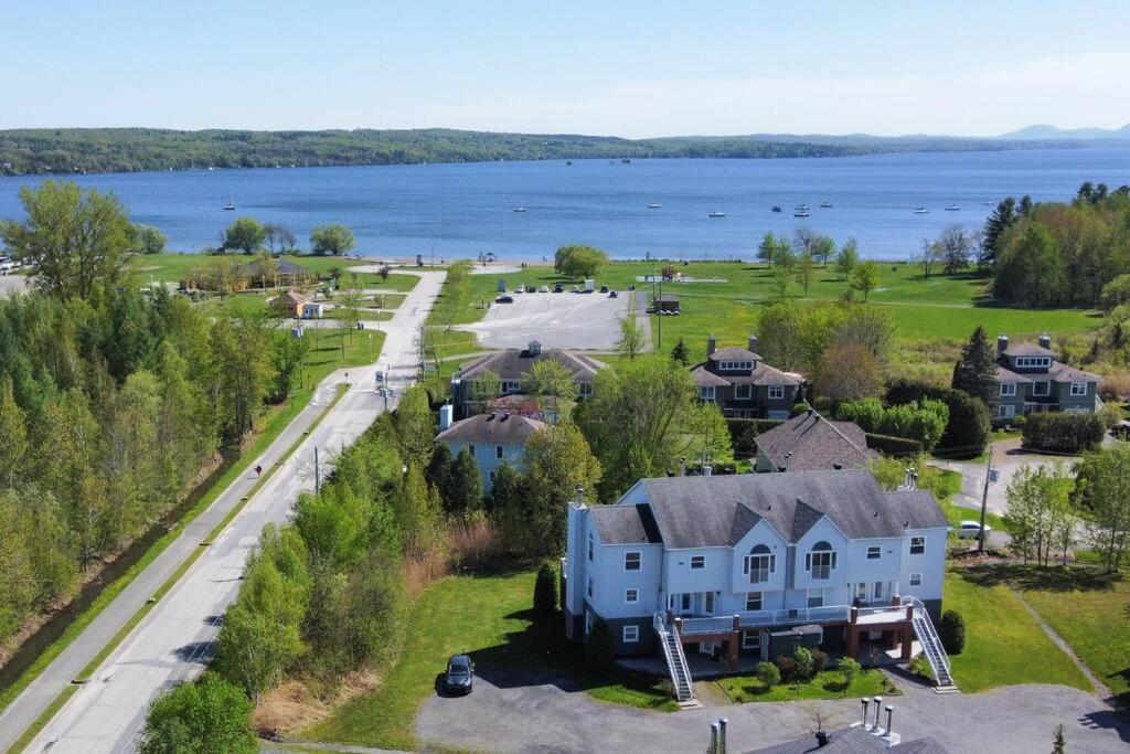 *Nouveaute* Foyer Au Bois, Plage, Montagne Et + Magog Екстериор снимка